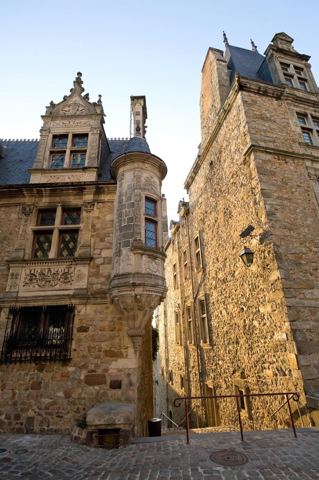 Chambres D'Hote - Maison Des Ecrivains - 50 M De La Cathedrale Et Place Des Jacobins Le Mans Eksteriør billede